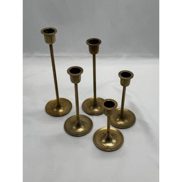 Vintage Tiered Brass Candlestick Set Of 5 Holiday Christmas Decor MCM Taiwan - Picture 1 of 10